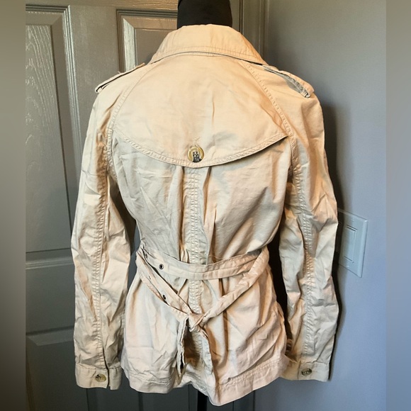 SERENADE Medium Beige short “Mini” Trench Coat - Picture 4 of 7
